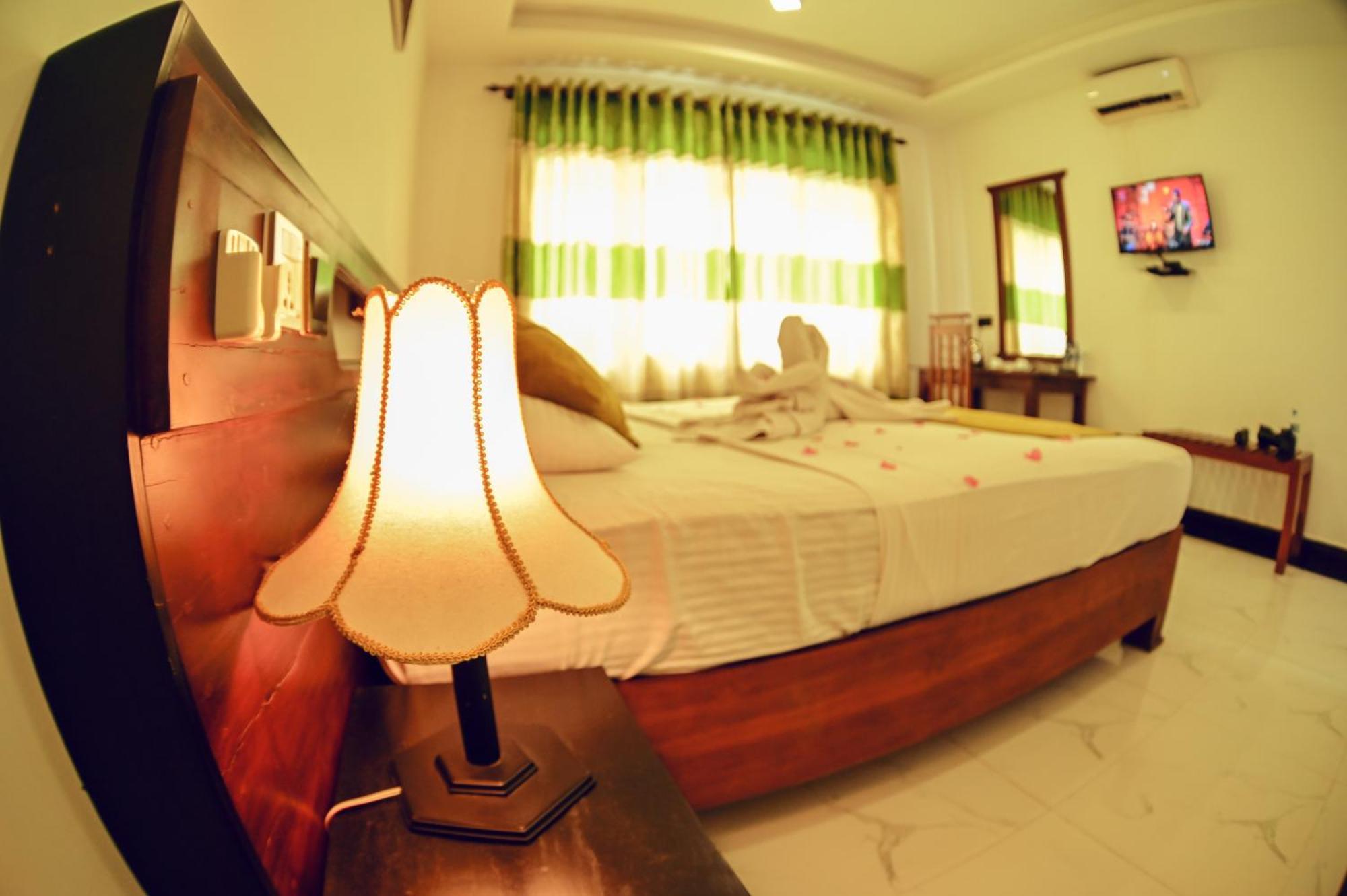 Hotel Golden Ray Dambulla Exterior foto